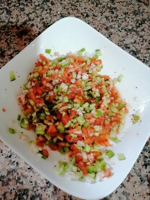 Salata sever misiniz?