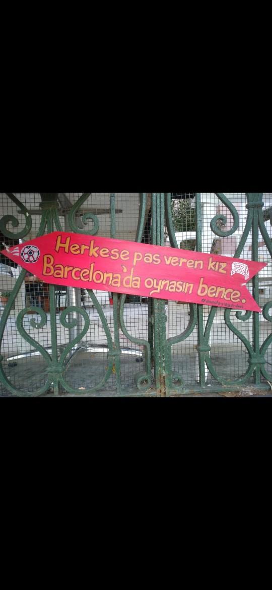 Duvara bir yazı yazacak olsanız ne yazardınız?