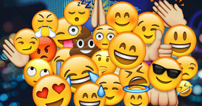 Random gülmek mi daha samimi, yoksa emoji ile mi?