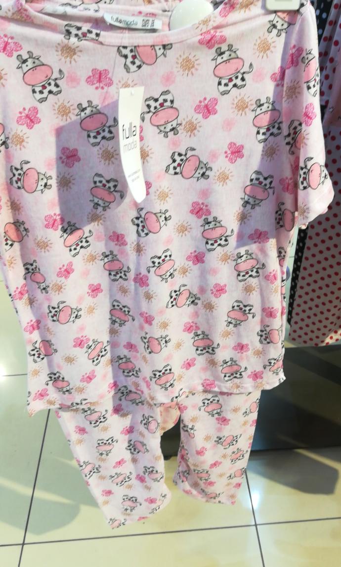 Hangi pijama güzel?