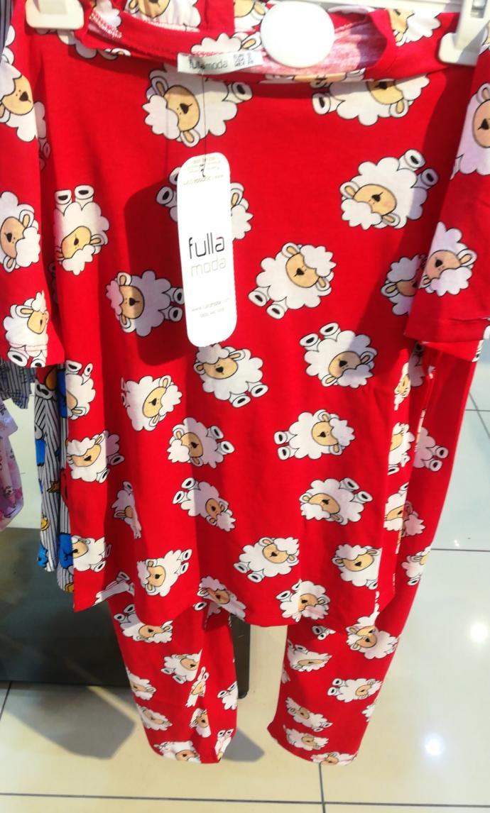Hangi pijama güzel?