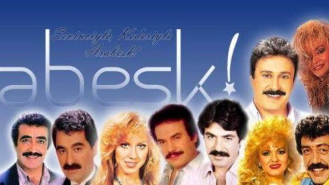 Arabesk müziğe ön yargım var. Arabesk müzikteki "dertli ifadeler" ve 1970-80 arası yasaklanmasıda dahil bu konuda ne düşünüyorsun?