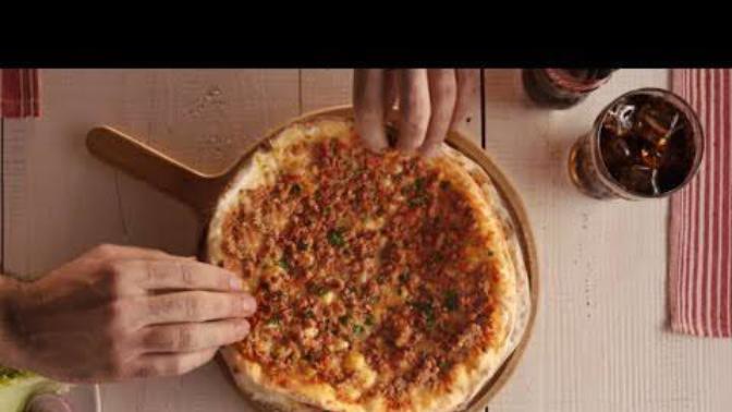 Lahmacunun yanında kola mı tercih edersiniz ayran mı?