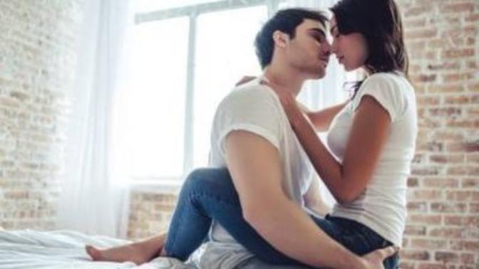 Cinsel ilişki sırasında bacaklarını ahtapot gibi erkeğin beline dolayan kadın itici midir?