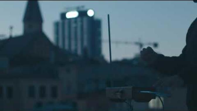 Bu gece ne dinliyorsun acaba?