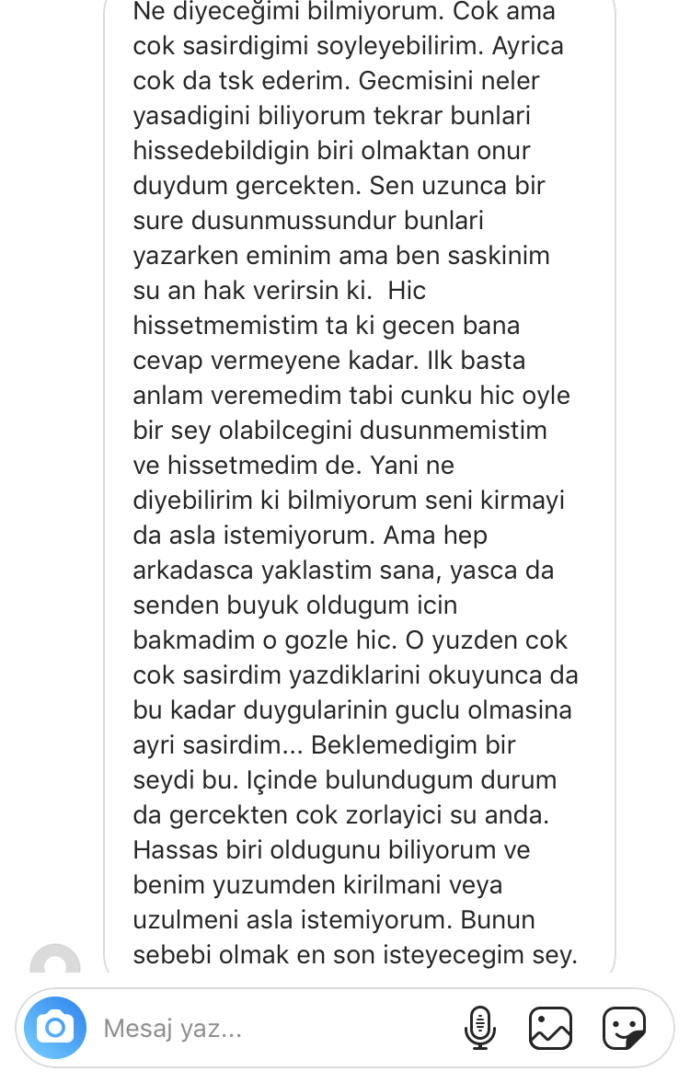 1.5 yıl önce arkadaş olarak başlayan muhabbetimiz sonucunda aşık oldum. Açılmakla kötü mü yaptı?