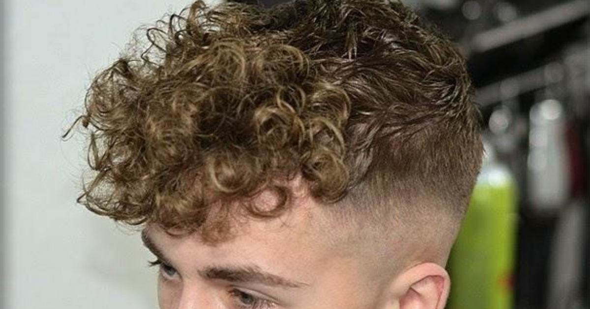Химическая завивка мужская на короткие волосы. Причёски для кудрявых волос мужские. Керли бойс 2020. Мужская хим завивка на короткие. Хим завивка мужская короткая стрижка.