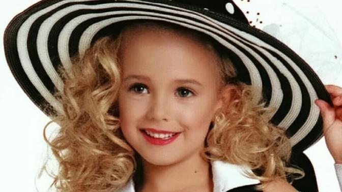 Öldürülen çocuk model Jonbenet Ramsey güzel mi sence?