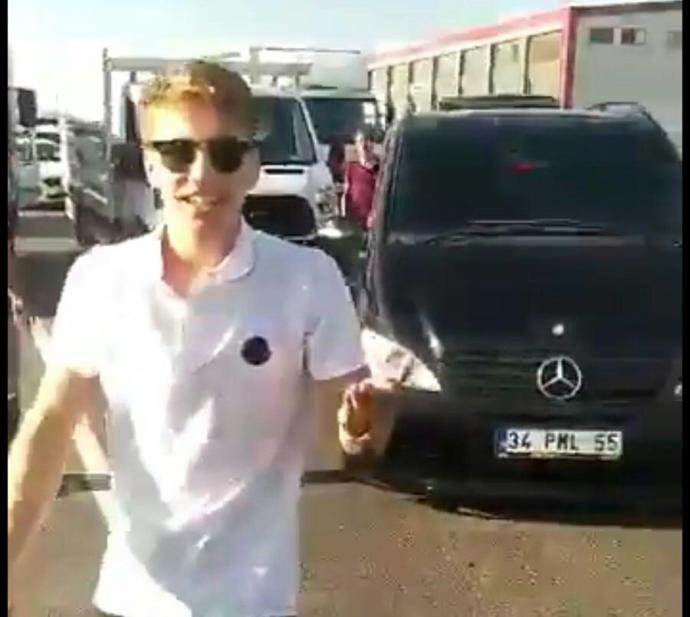 Bu zengin züppeleri gariban halkın çocuklarına daha ne kadar zulüm yapıcak?