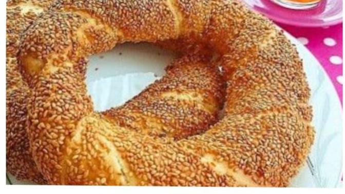 Kahvaltıda simit mi tercih edersiniz börek mi?