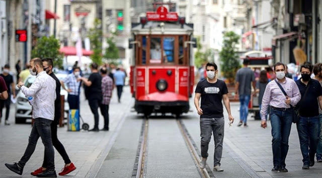 Vakalar i̇yice arttı! Peki Türkiye bu zamana kadar sosyal mesafe kurallarına uydu mu?