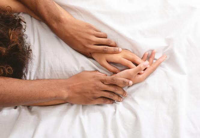 Bakire kızla sevişmek seks yapmak zevkli midir?
