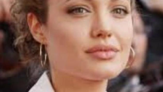 SİZCE ANGELİNA JOLİE GUZELMİ?
