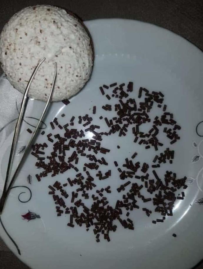 Eti Puf severler tahmin edin bakalım, bir Eti Puf üstünde kaç parça çikolata vardır?
