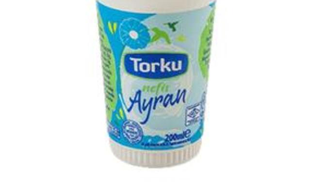 Yemeğin yanında ayran mı kola mı içersiniz?