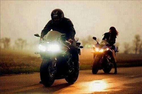 Motor kullanıcıların arkasında yolculuk yapar mısınız?