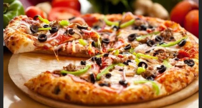 Hamburger ve Pizzayı ikisinden birini ölene kadar yiyecek olsaydın , hangisini tercih ederdin?