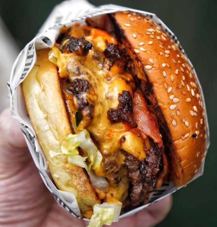 Hamburger ve Pizzayı ikisinden birini ölene kadar yiyecek olsaydın , hangisini tercih ederdin?