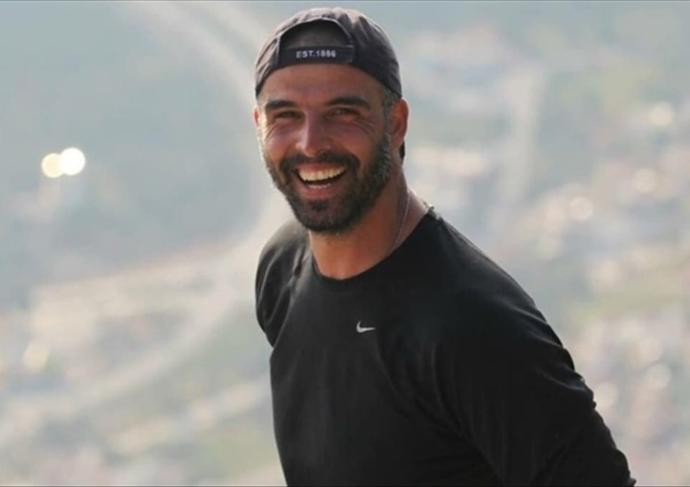 Mehmet Akif Alakurt, vücuduna yorum yapan takipçisine küfürler savurdu! Siz eleştiriye açık mısınız yoksa değil misiniz?