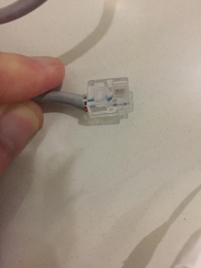Babam sinirlenip modem ve kabloyu koparttı yardım edecek var mı?