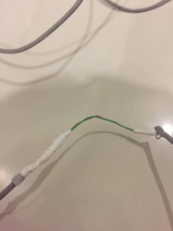 Babam sinirlenip modem ve kabloyu koparttı yardım edecek var mı?