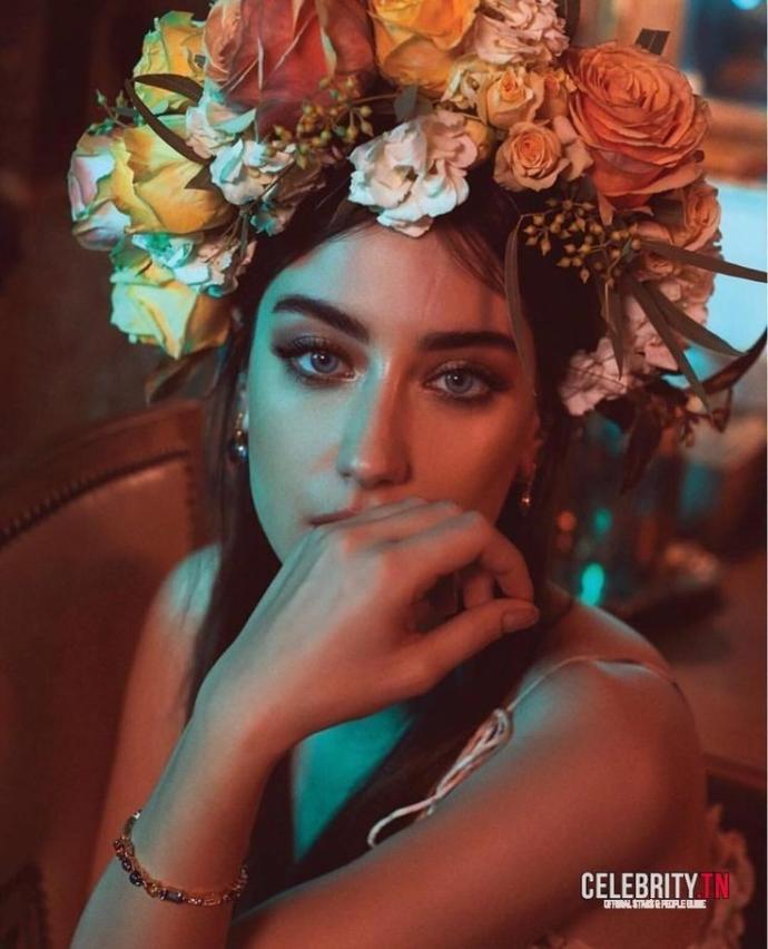 Hazal Kaya: Kilolu kadınlara başrol verilmiyor. Sizce güzel olmak için illa zayıf mı olmak gerekiyor?