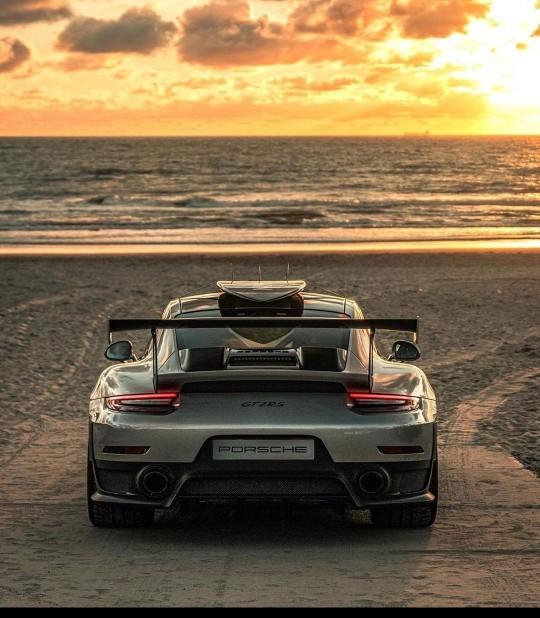 "Arabaya bak bebeğim gibi" dediğiniz araba hangisi?