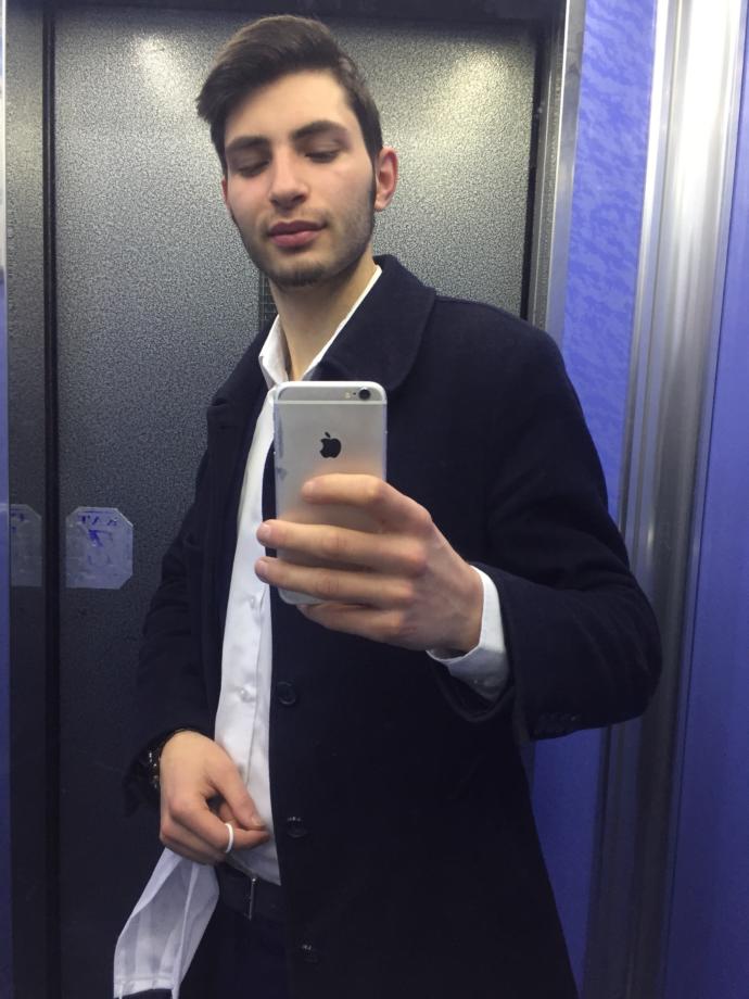Beyler böyle giyinmek çok mu zor?