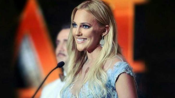 Yeni Akit'ten ahlaksız Meryem Uzerli başlığı! "Türk kaşarı Meryem Uzerli 2. kez hamile kalmış." Bu ahlaksız gazete ceza yemeli mi?