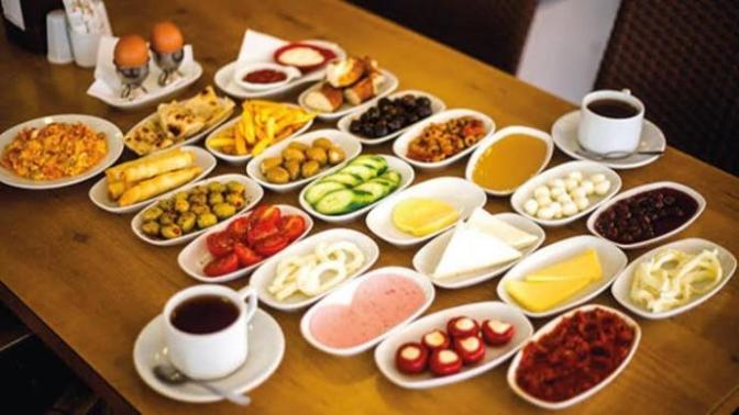 Güzel bir kahvaltı masasında olmazsa olmazlar nelerdir?