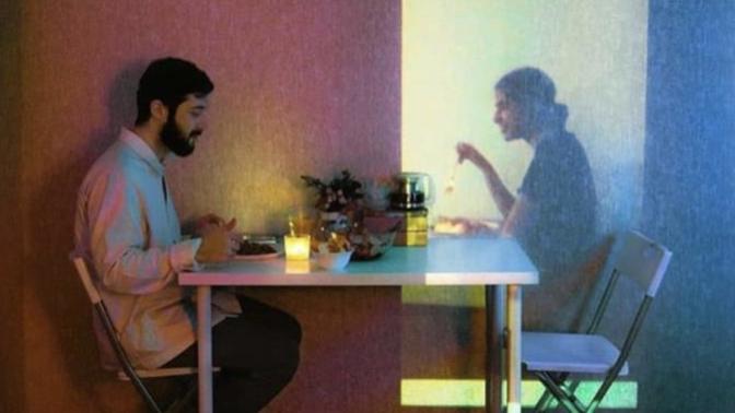 Uzak mesafe ilişkilerinde ağır basan duygular nelerdir?