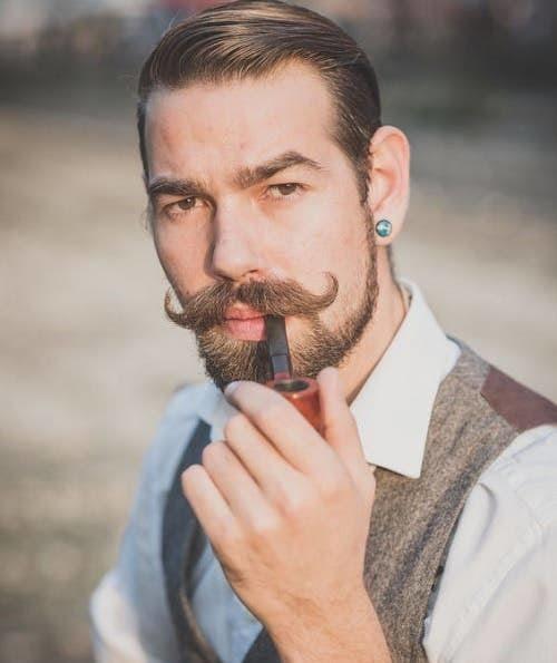 Erkeklere pala bıyık modelini yakıştırıyor musunuz?