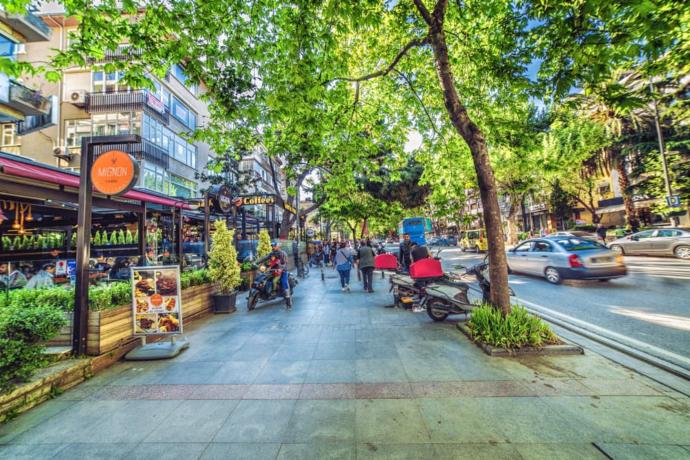 İstanbul'da mutlaka görülmesi gereken yerler, sokaklar hangileri?