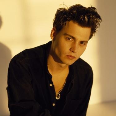 Johnny Depp mi Keanu Reeves mi hangisinin gençliği daha yakışıklı sizce?