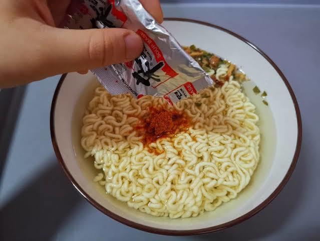 Yeşil biberli noodle yediniz mi?