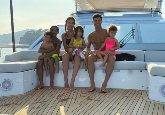 Cristiano Ronaldo, 2 çocuğunun annesi Georgina ile evleniyor! Tanıştıktan ne kadar süre sonra evlenilmeli?