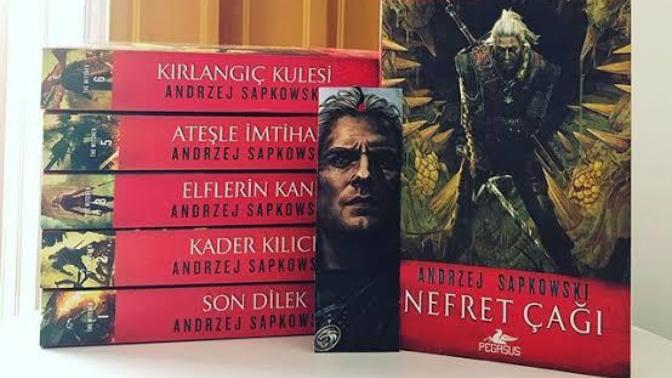 Witcher serisini okuyan var mı?