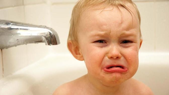 Banyo yapmayı sevmeyen çocuklara suyu nasıl sevdiririz?