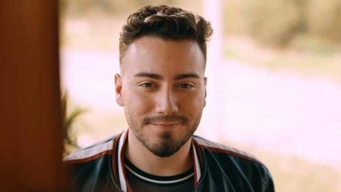 Covid-19 olan Youtuber Enes Batur, izolasyon kurallarına uymadığı için öğrenci yurduna yerleştirildi. Haklı bir karar mı?