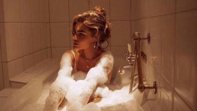 Duşa terlikle mi, terliksiz mi girilir?