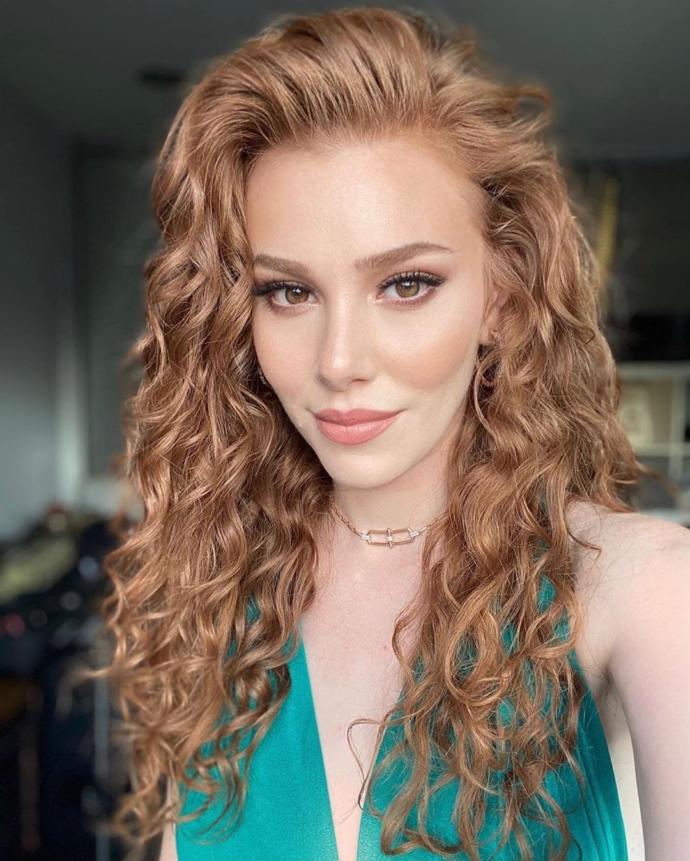 Hangisi daha güzel, Fahriye Evcen mi yoksa Elçin Sangu mu?
