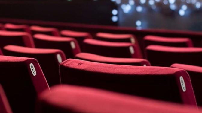 İzlemeye doyamadığınız bir dizi / film var mı?
