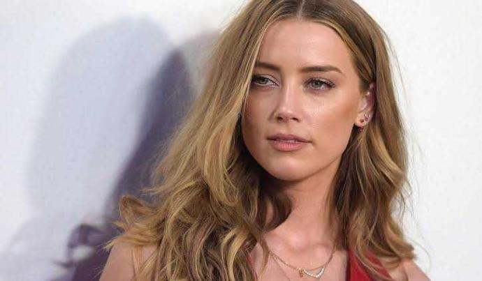Hande Erçel mi daha güzel Amber Heard mı?
