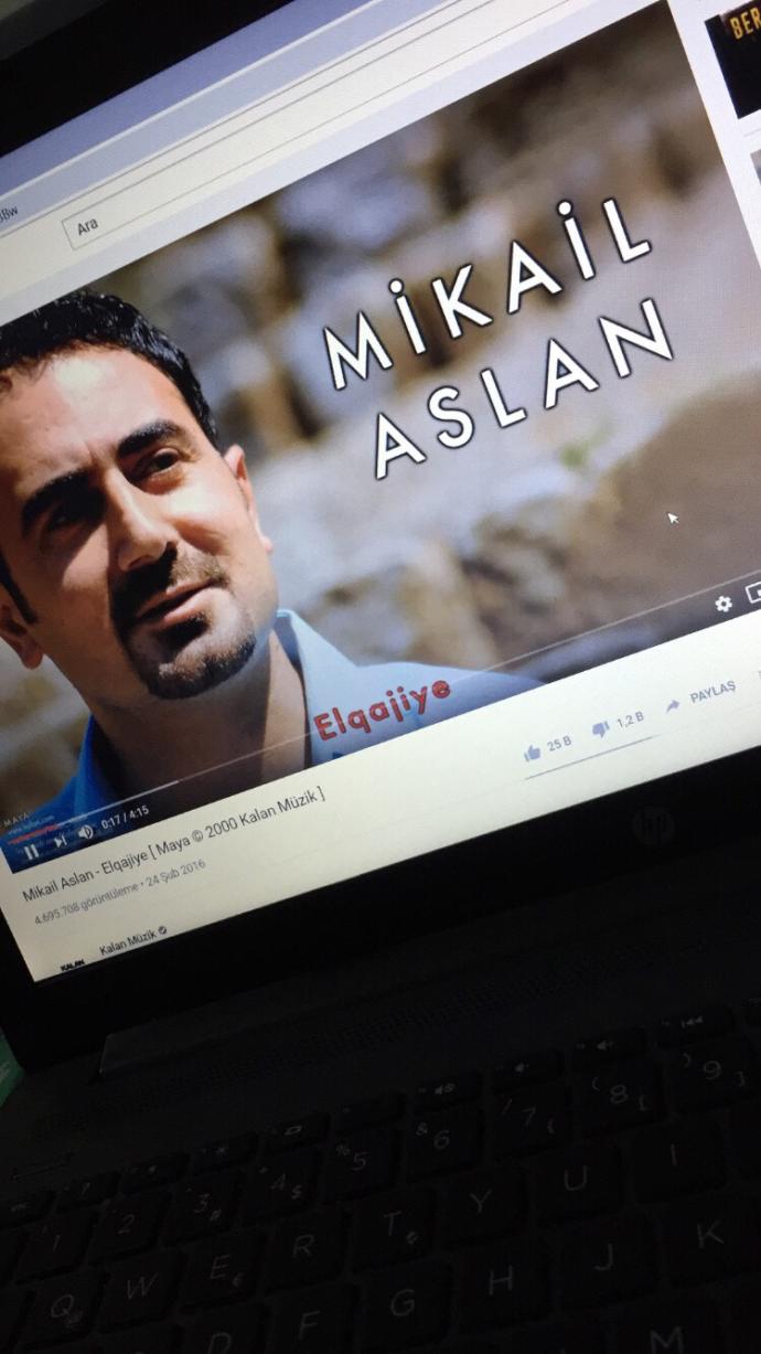 Napıyorsunuz güzel yakışıklı insanlar?