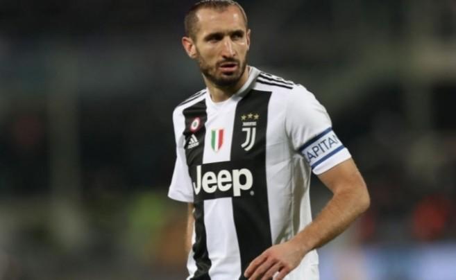 Chiellini mi daha iyi Pique mi?