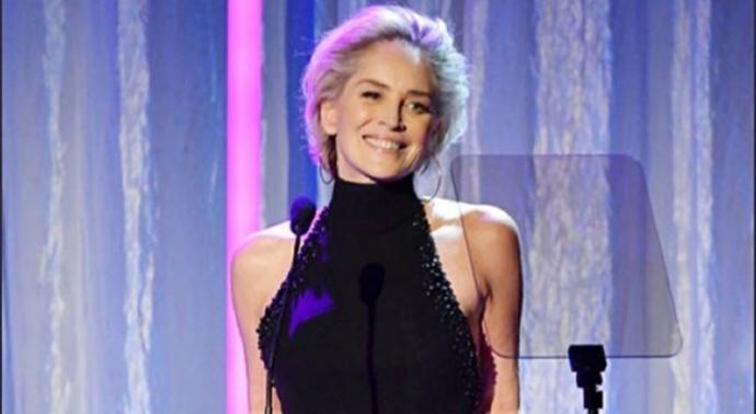 Sharon Stone, öpüştüğü aktörler içinde en iyisi olarak Robert de Niroyu ilk sıraya koydu! Hangi aktörle öpüşmek istersin?