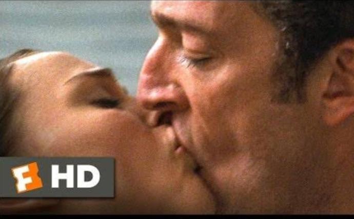 Sharon Stone, öpüştüğü aktörler içinde en iyisi olarak Robert de Niro'yu ilk sıraya koydu! Hangi aktörle öpüşmek istersin?