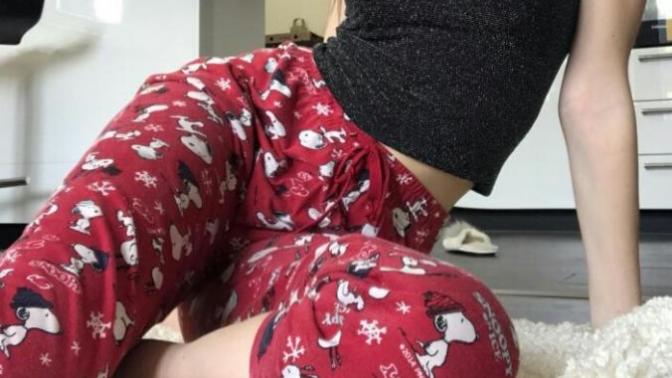 Evde şort giyen kadın mı, pijama giyen kadın mı daha seksi?