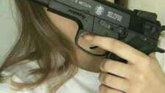 😎Erkek kardeşimin sevgilisinden nefret ediyorum. 😱🔫Napmaliyim?