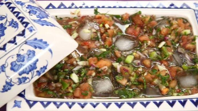 Sıcak yaz günlerinde salataya buz koyar mısınız?